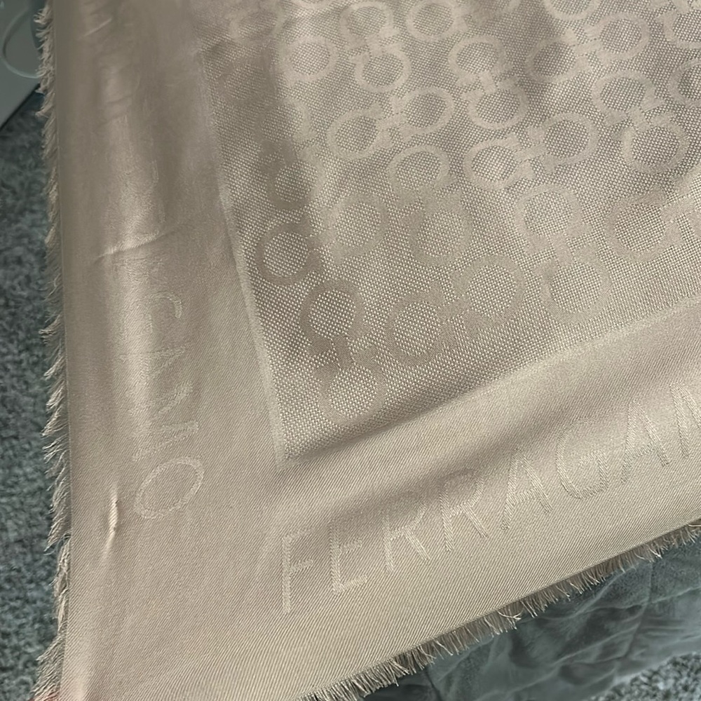 Large Salvatore Ferragamo Scraf Made in Italy 54x54 New With Box and Tags
